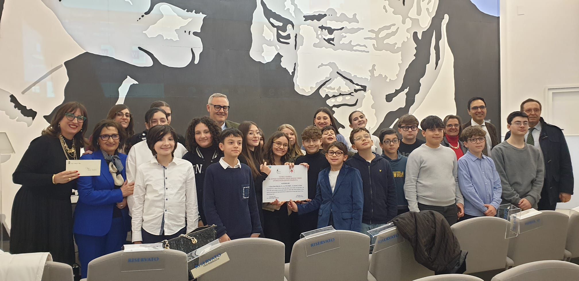 Concorso “Oltre l’ombra: il lungo cammino delle donne verso un’emancipazione completa”